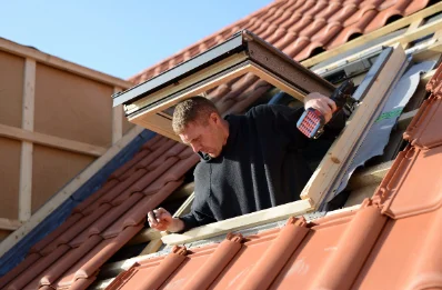 Pose de fenêtres de toit Velux à Nastringues
